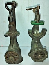 2 VECCHI TRITACARNE IN GHISA